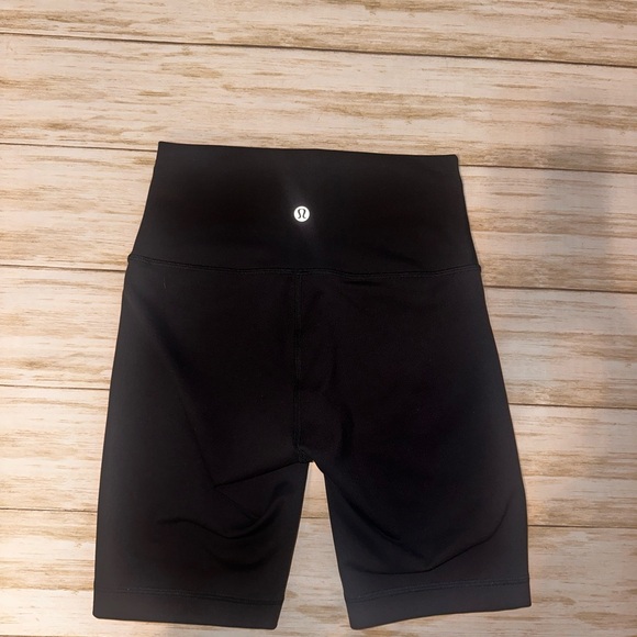 Lululemon Align Bikers Size 4 - Picture 1 of 3